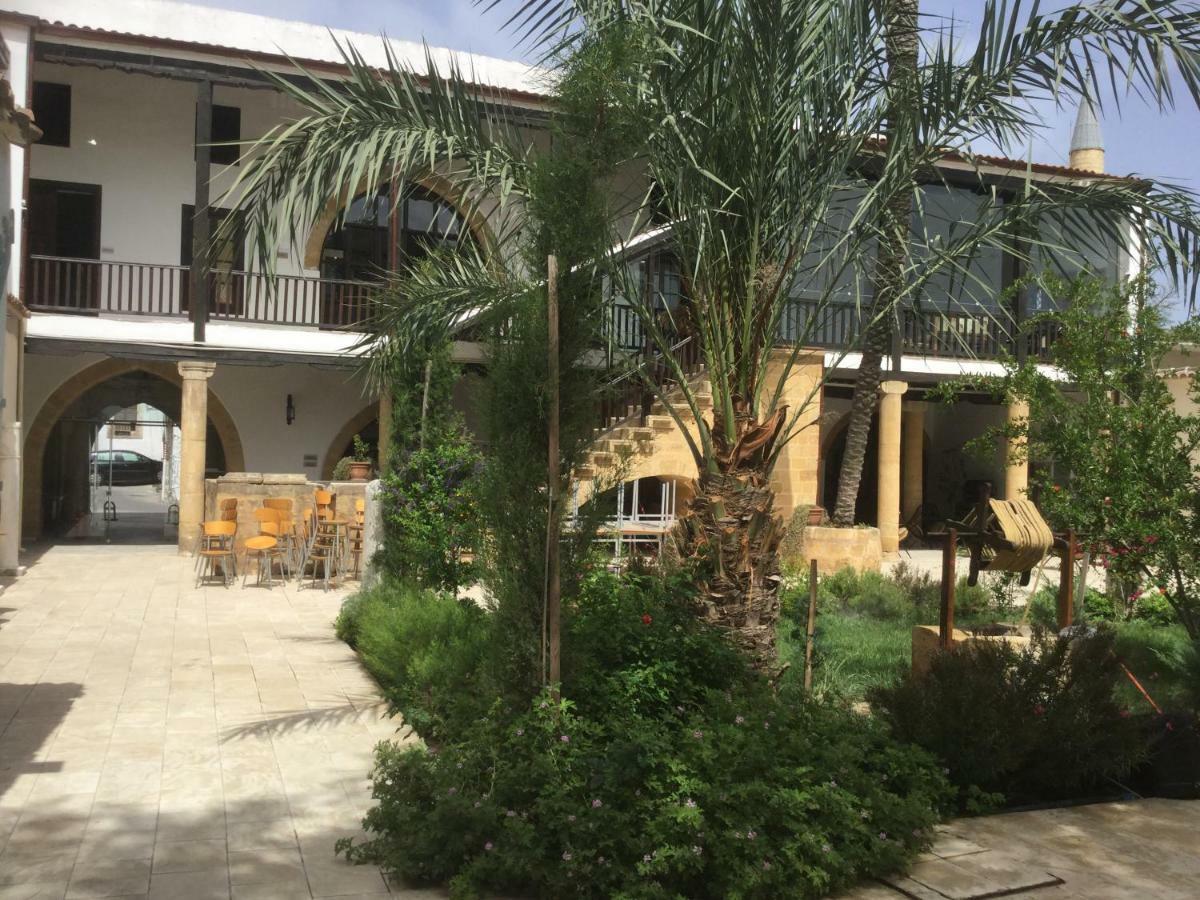 Aphrodite Beachfront Apartment Ghaziveran Exterior foto